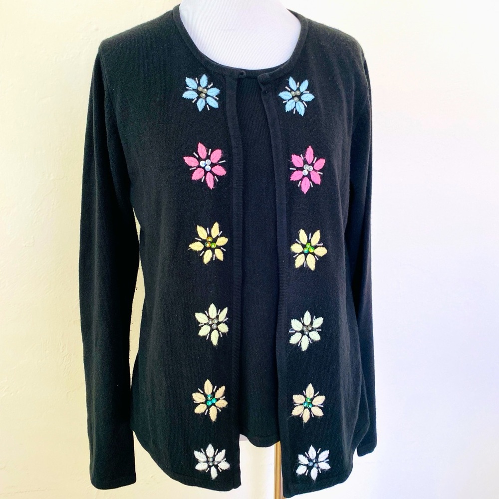 Sag Harbor Vintage Cardigan Set Flower Embroidered Black knit Medium Grandmacore